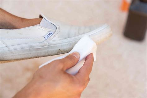 how to wash vans sneakers.